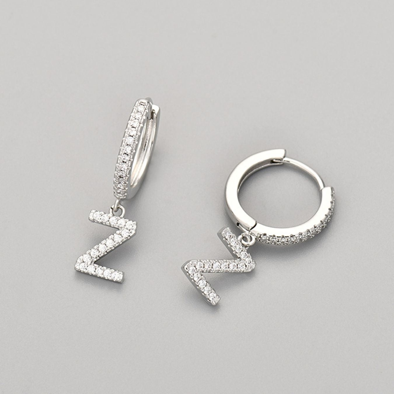 Initial øreringe "Crystal"