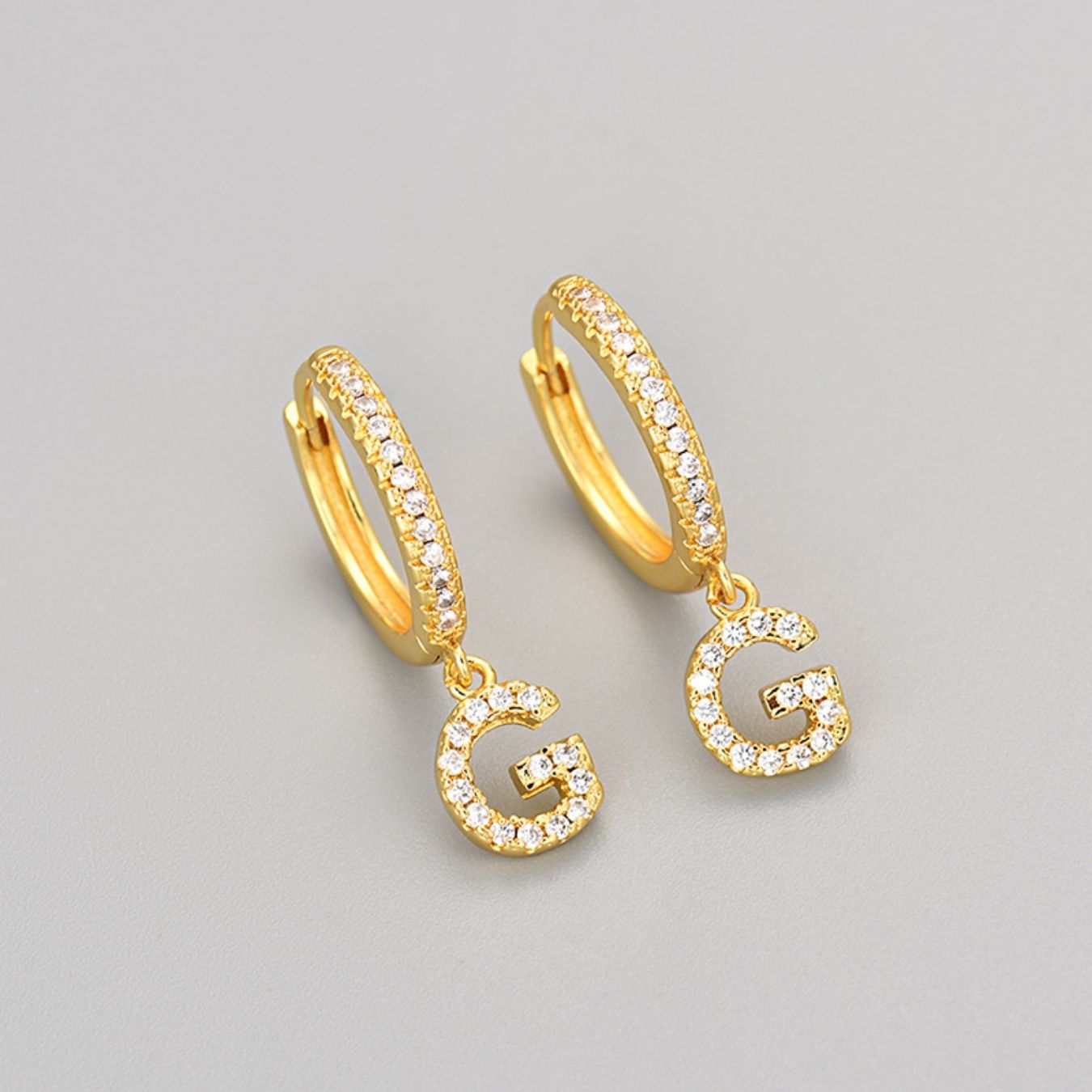 Initial øreringe "Crystal"