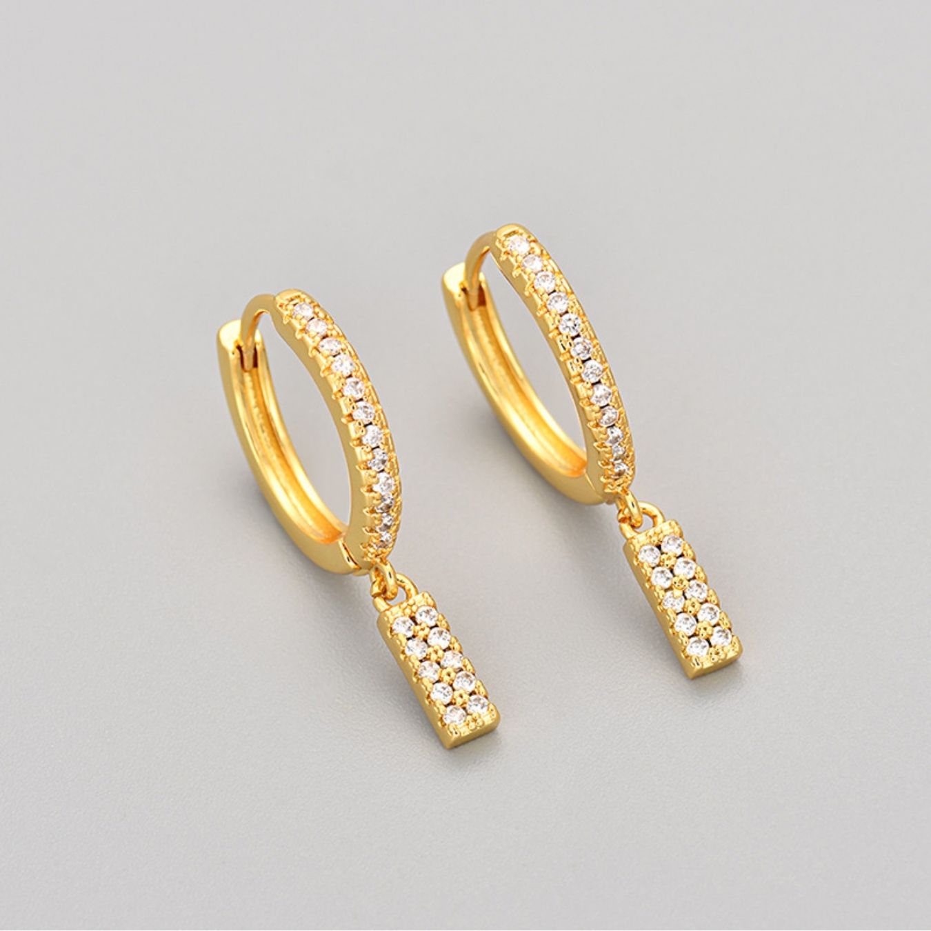 Initial øreringe "Crystal"