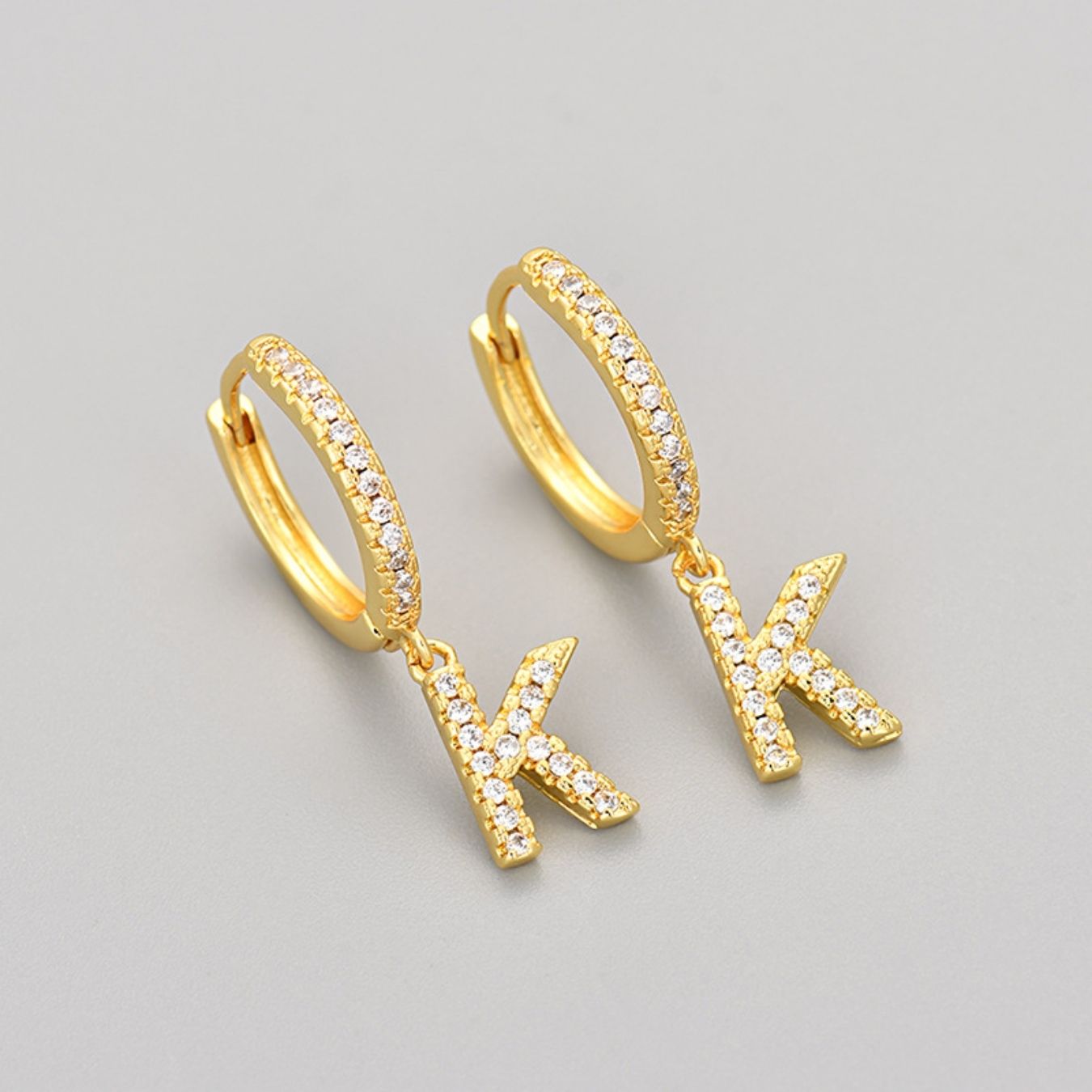 Initial øreringe "Crystal"