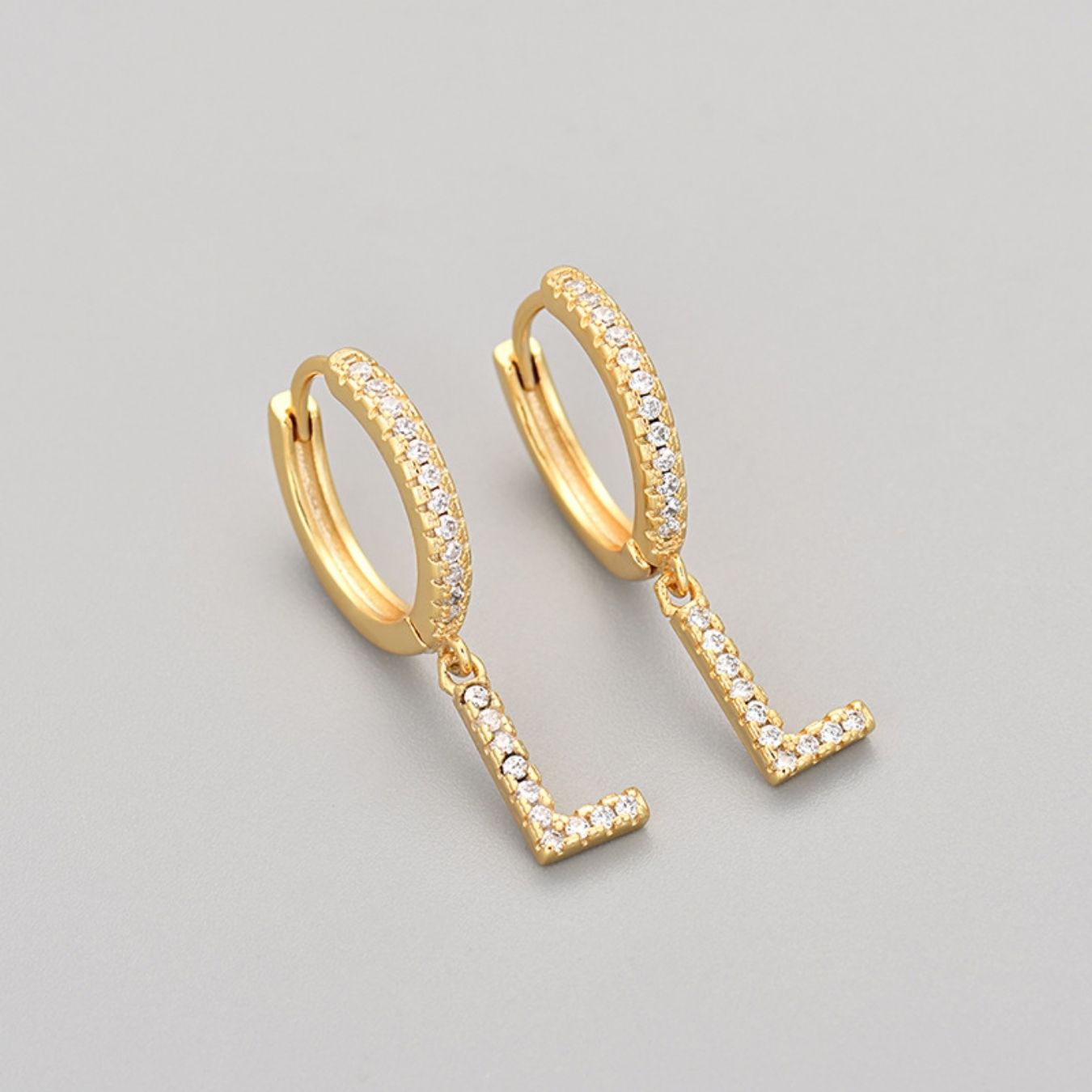 Initial øreringe "Crystal"