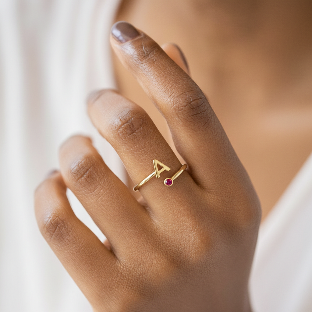 Justerbar Initial Ring "Essence"