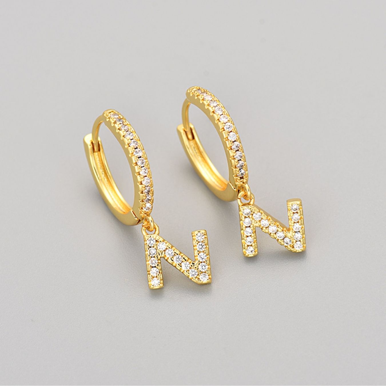 Initial øreringe "Crystal"