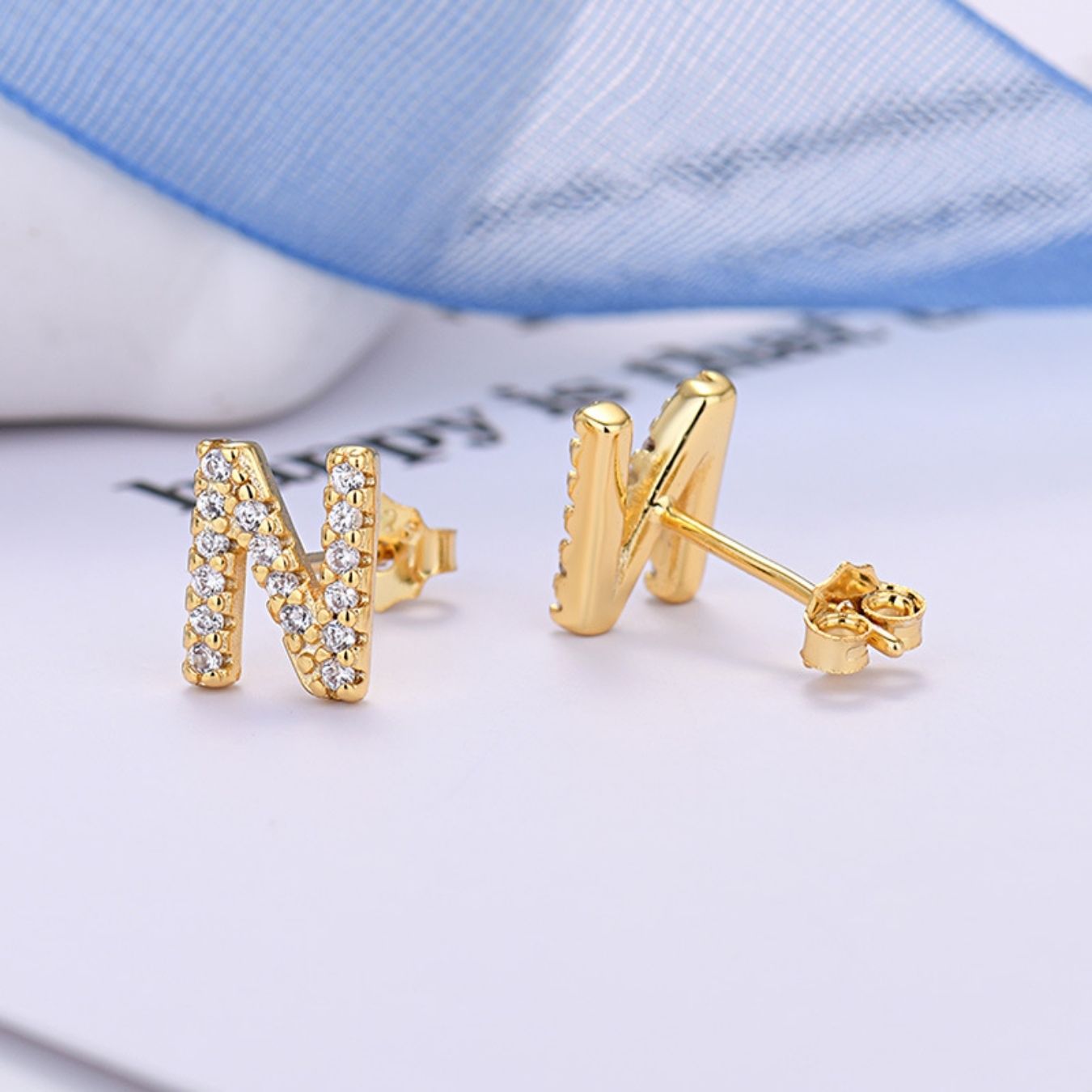 Initial Øreringe "Identity"