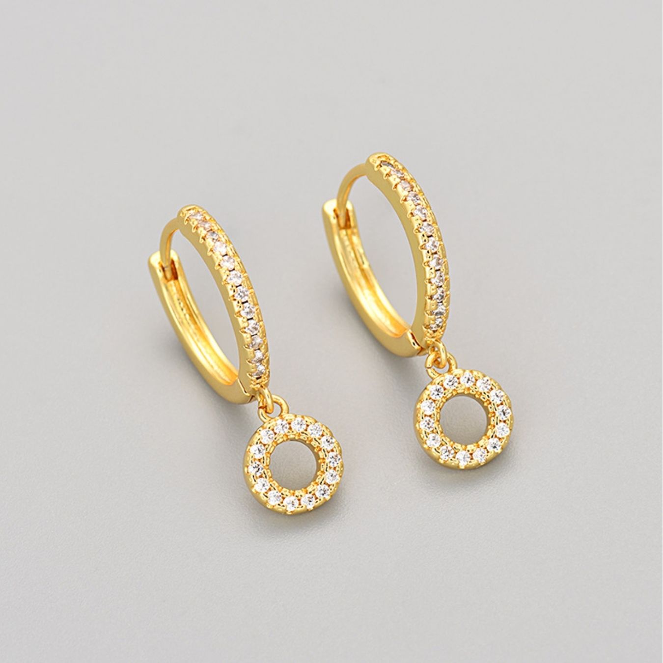 Initial øreringe "Crystal"