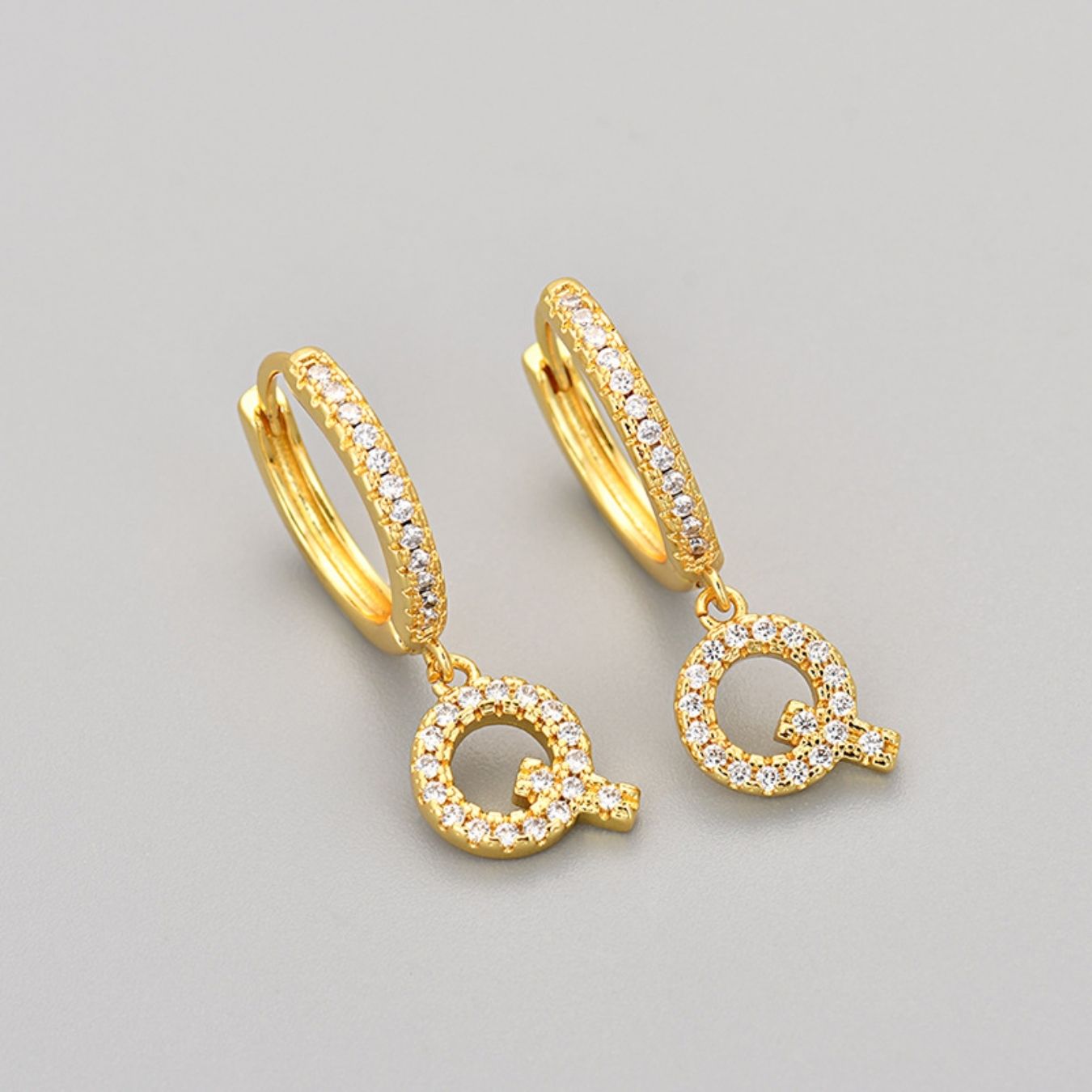 Initial øreringe "Crystal"