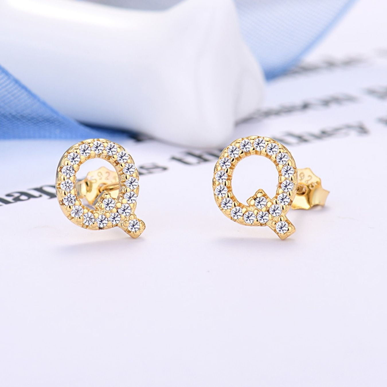 Initial Øreringe "Identity"