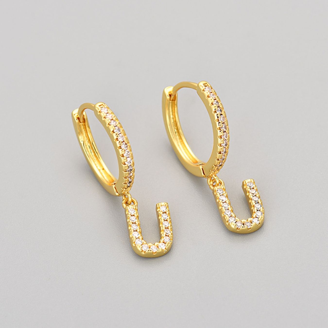 Initial øreringe "Crystal"