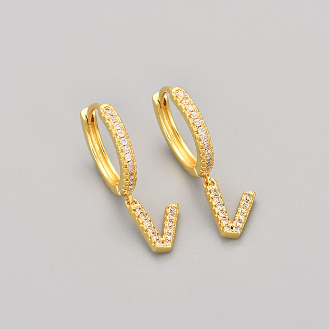 Initial øreringe "Crystal"