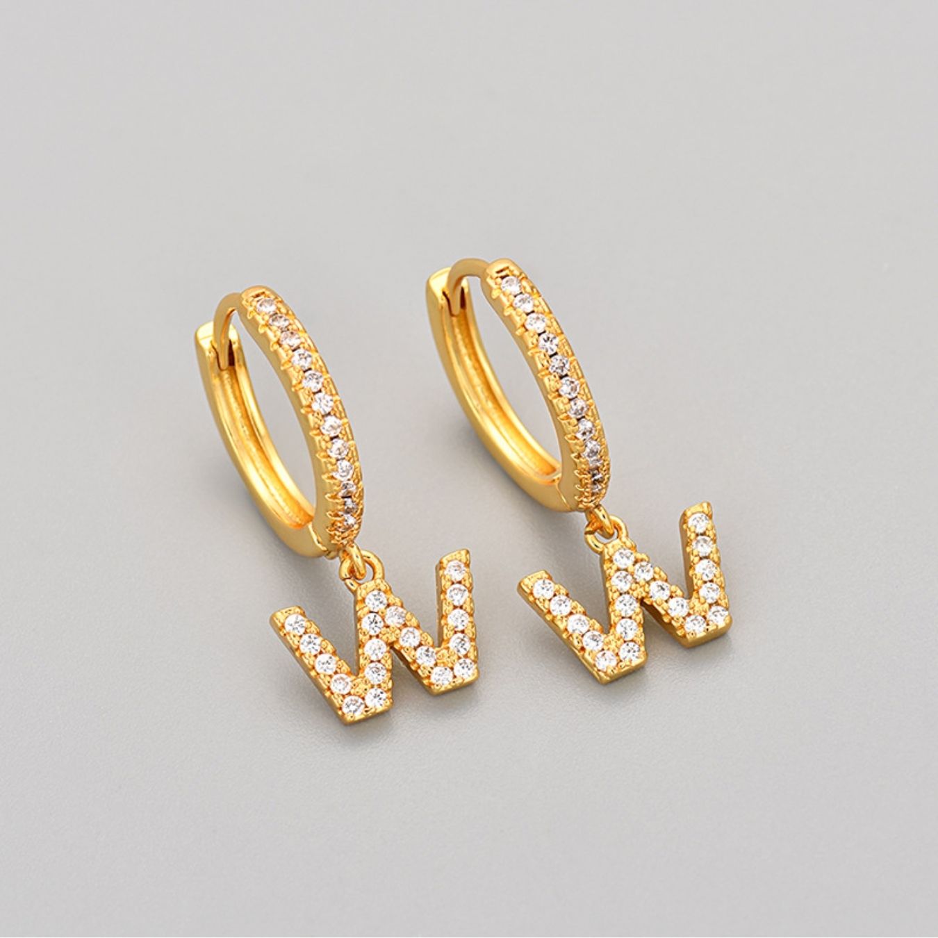 Initial øreringe "Crystal"