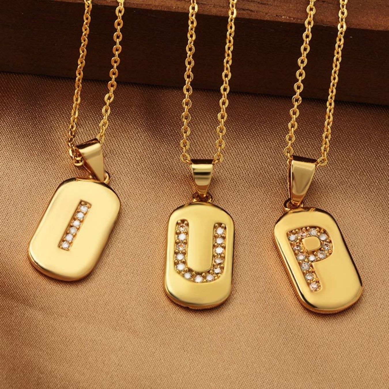 Initial Halskæde "Glow Sparkle"