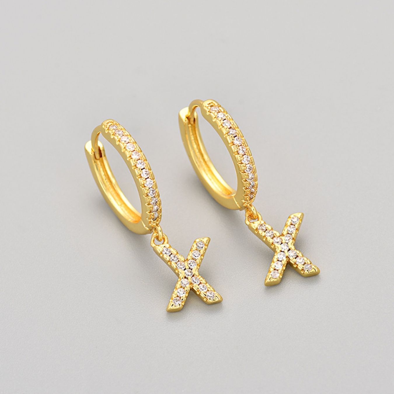 Initial øreringe "Crystal"