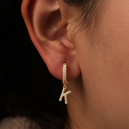 Initial øreringe "Crystal"