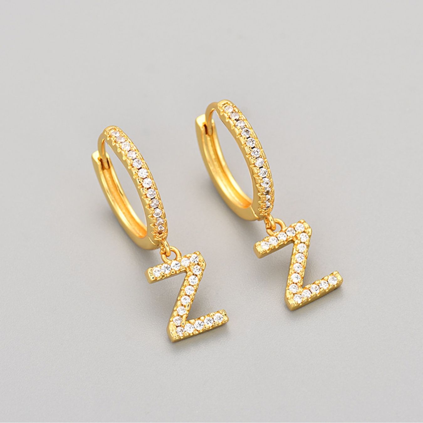 Initial øreringe "Crystal"