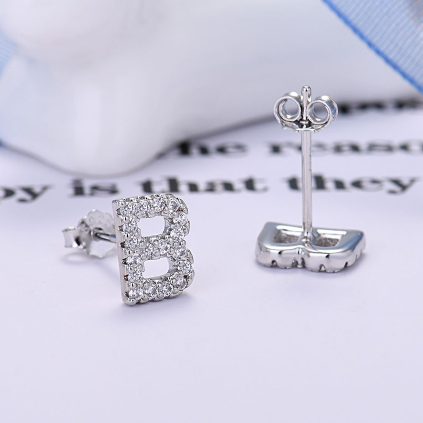 Initial Øreringe "Identity"