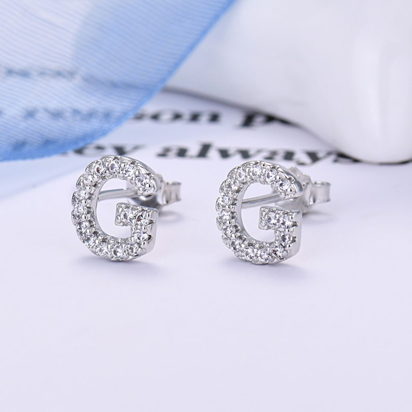 Initial Øreringe "Identity"