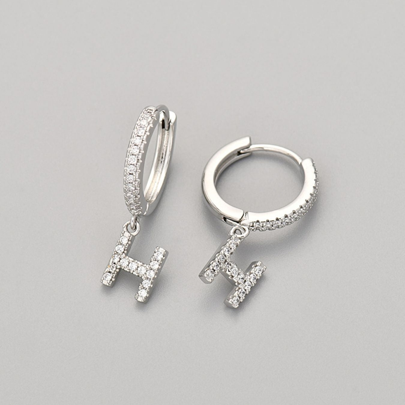 Initial øreringe "Crystal"