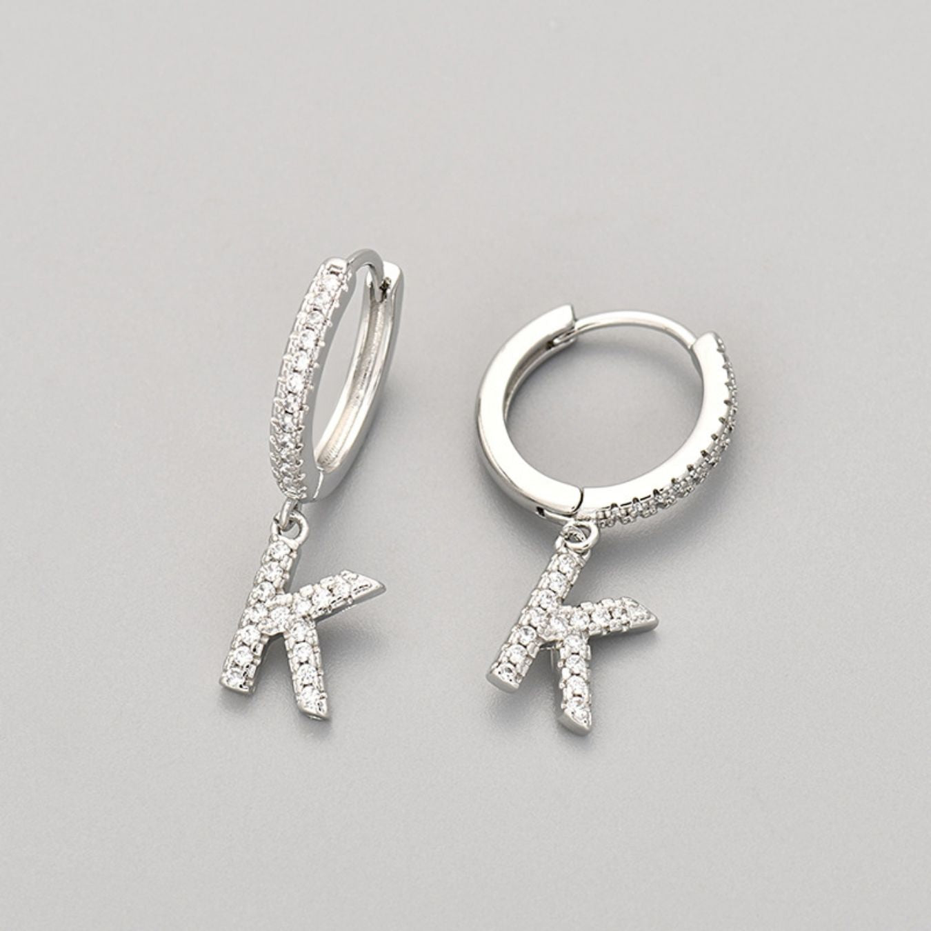 Initial øreringe "Crystal"