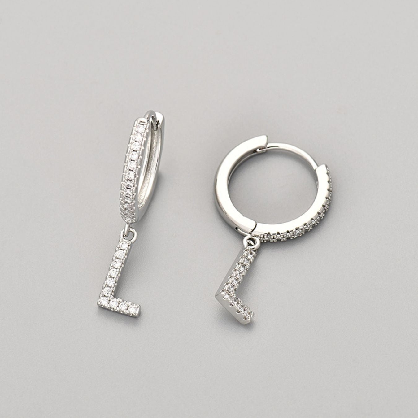 Initial øreringe "Crystal"