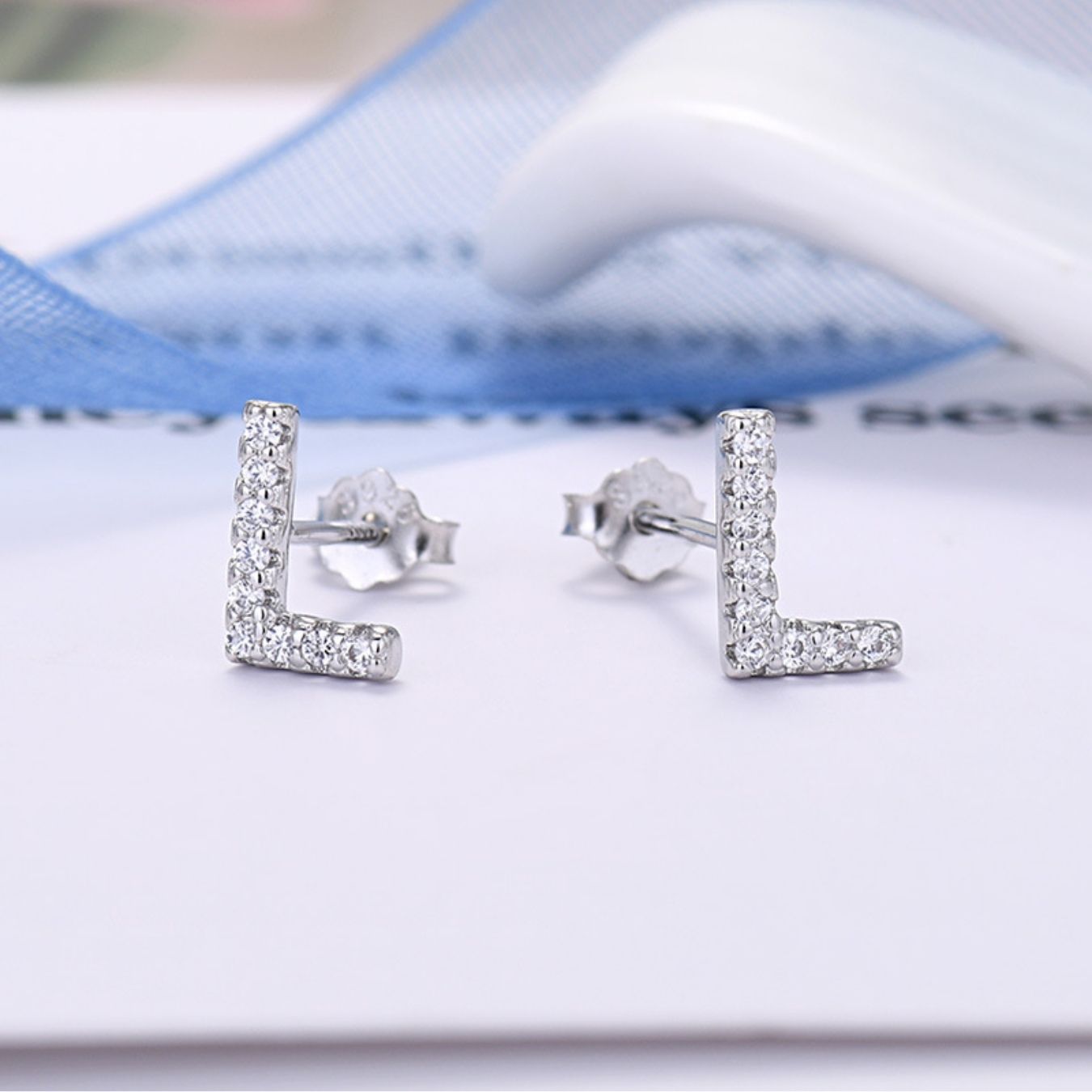 Initial Øreringe "Identity"