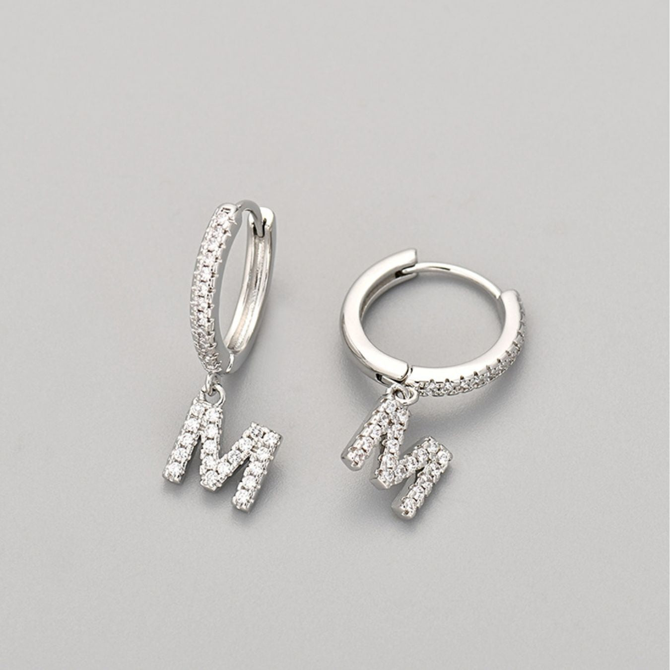 Initial øreringe "Crystal"