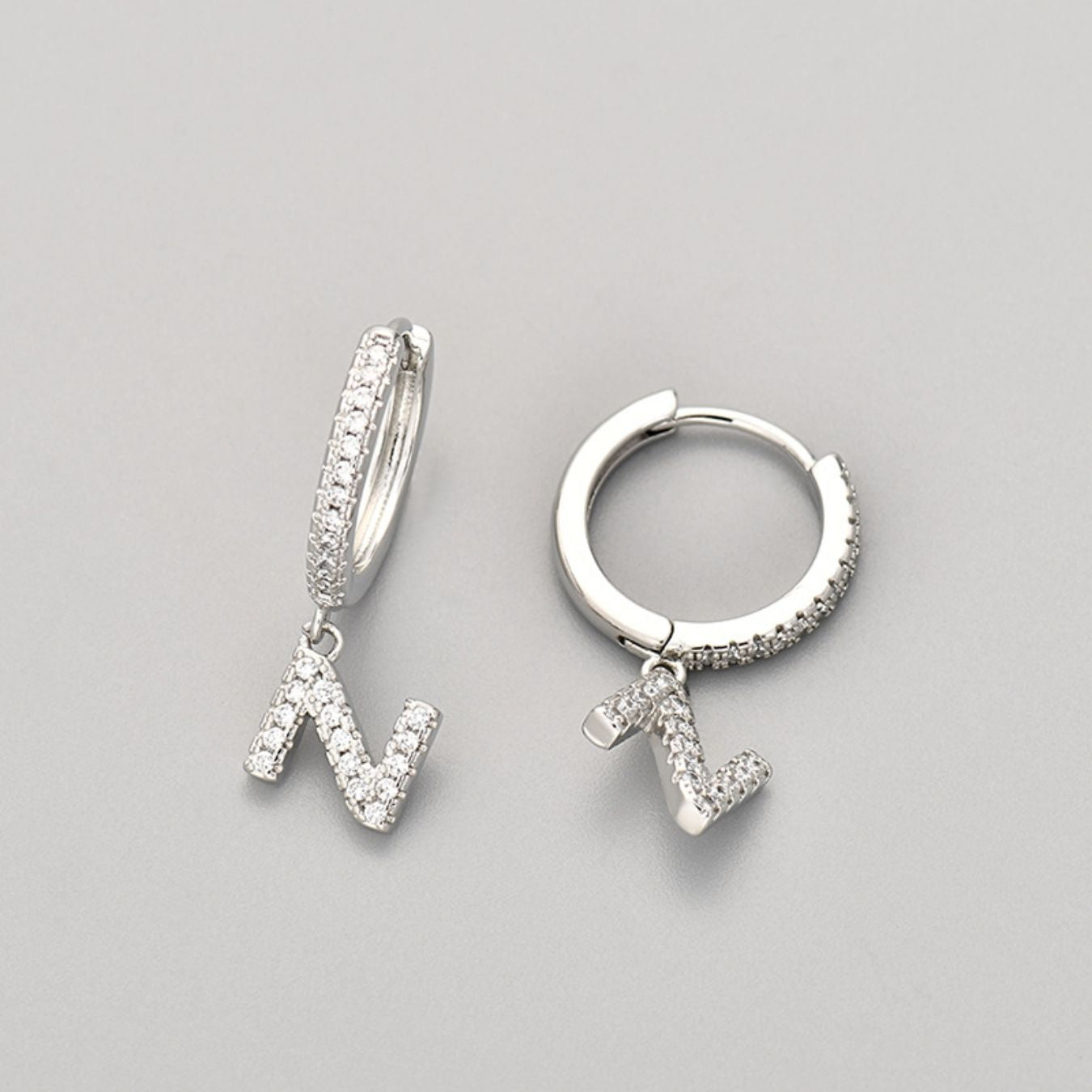 Initial øreringe "Crystal"