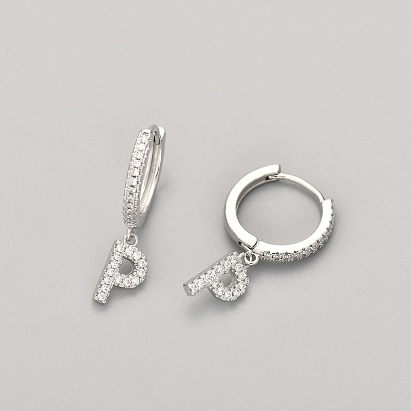 Initial øreringe "Crystal"