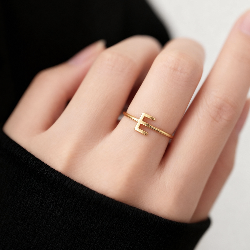 Justerbar Initial Ring "Chic"