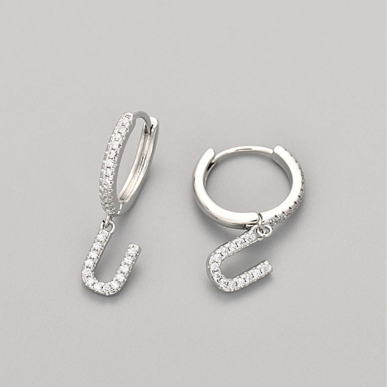 Initial øreringe "Crystal"