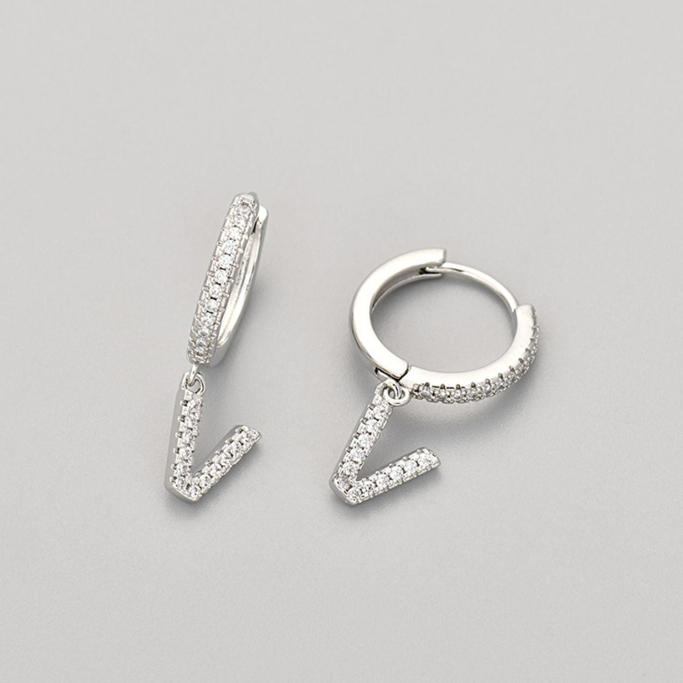 Initial øreringe "Crystal"