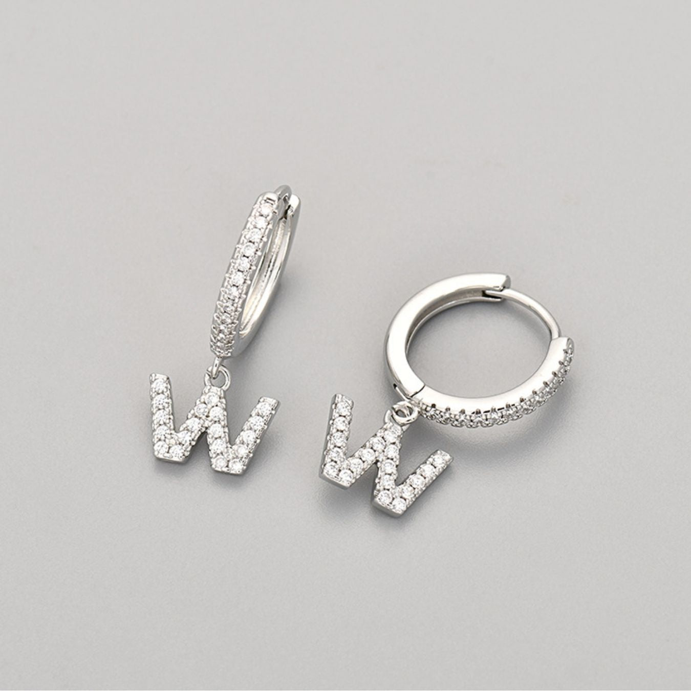 Initial øreringe "Crystal"