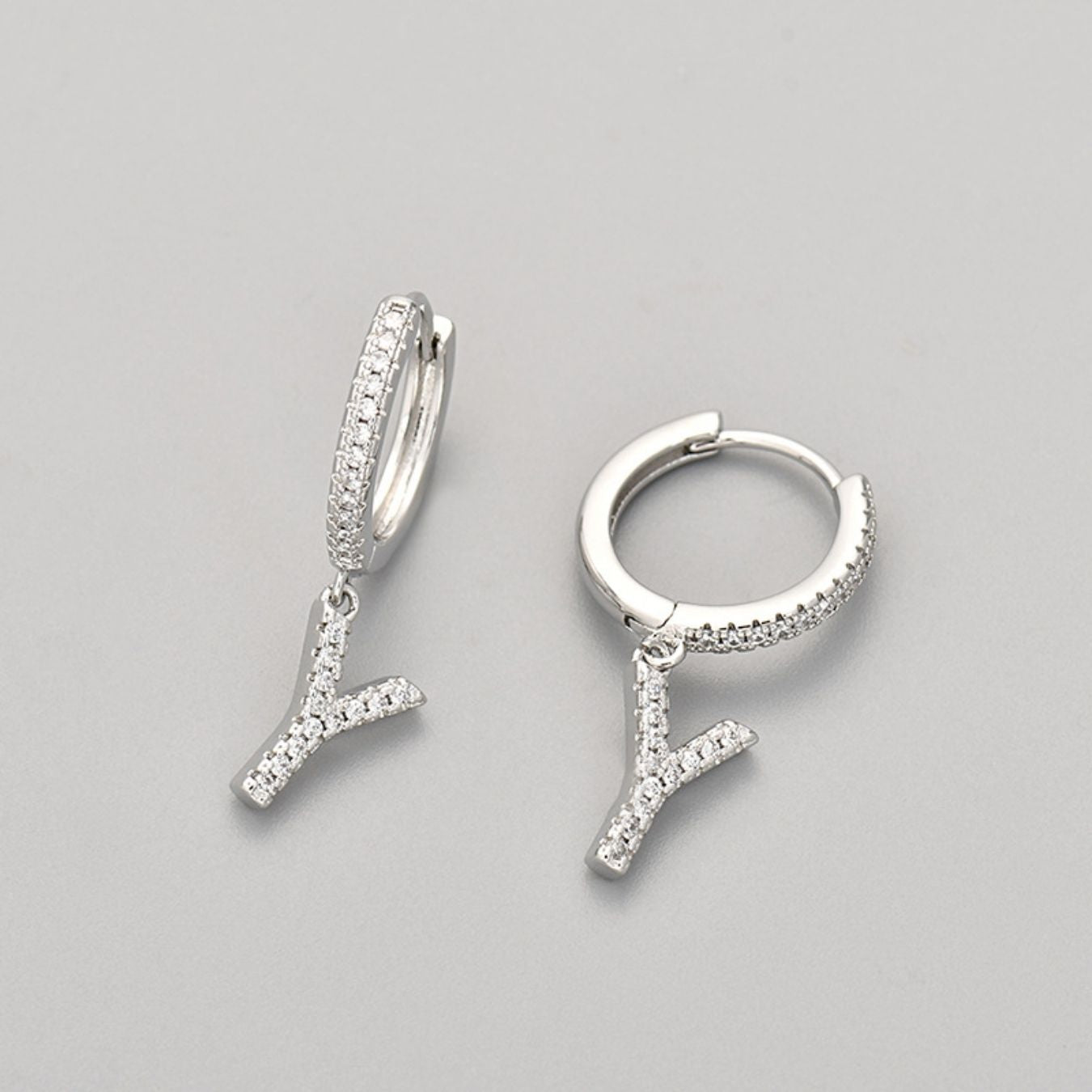 Initial øreringe "Crystal"