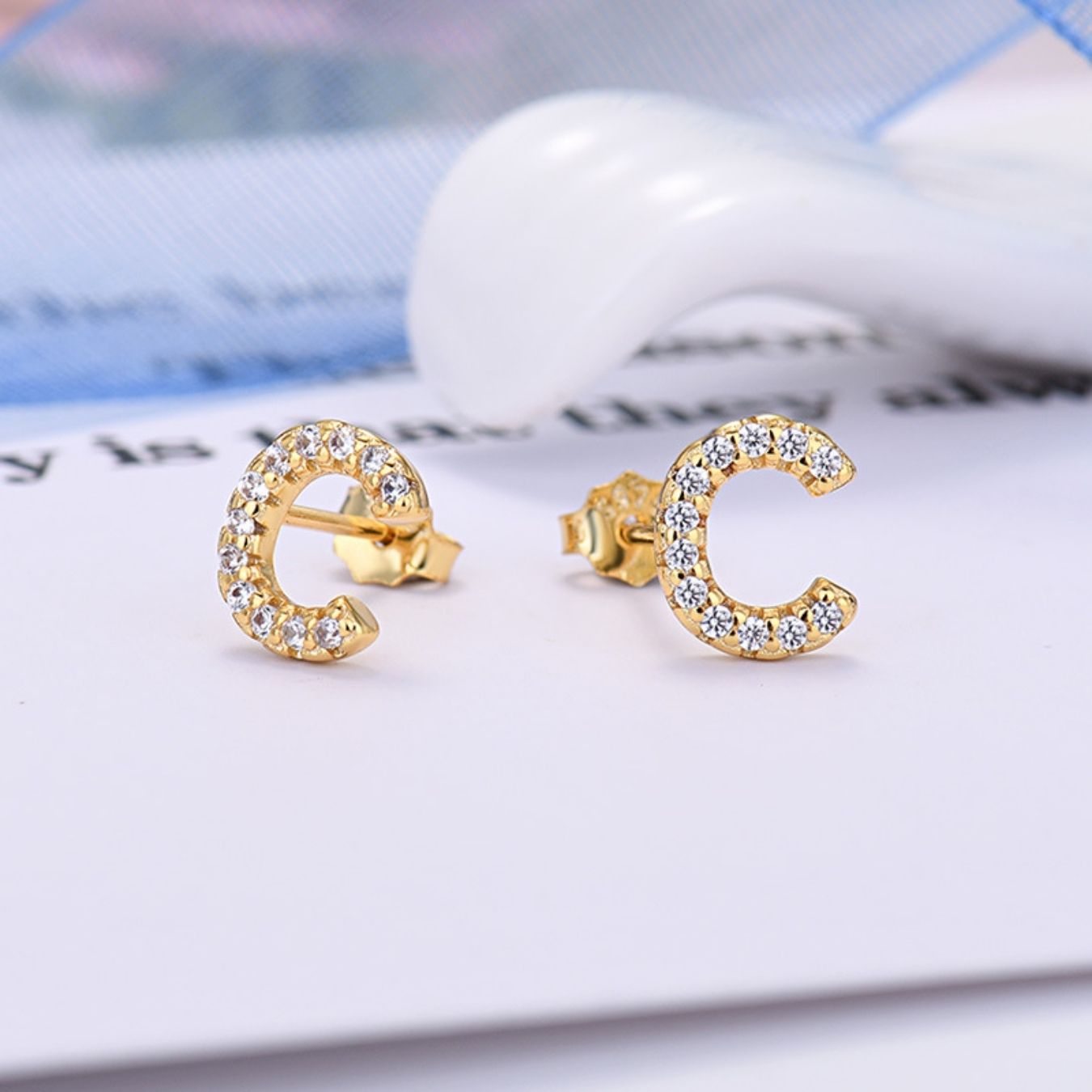 Initial Øreringe "Identity"