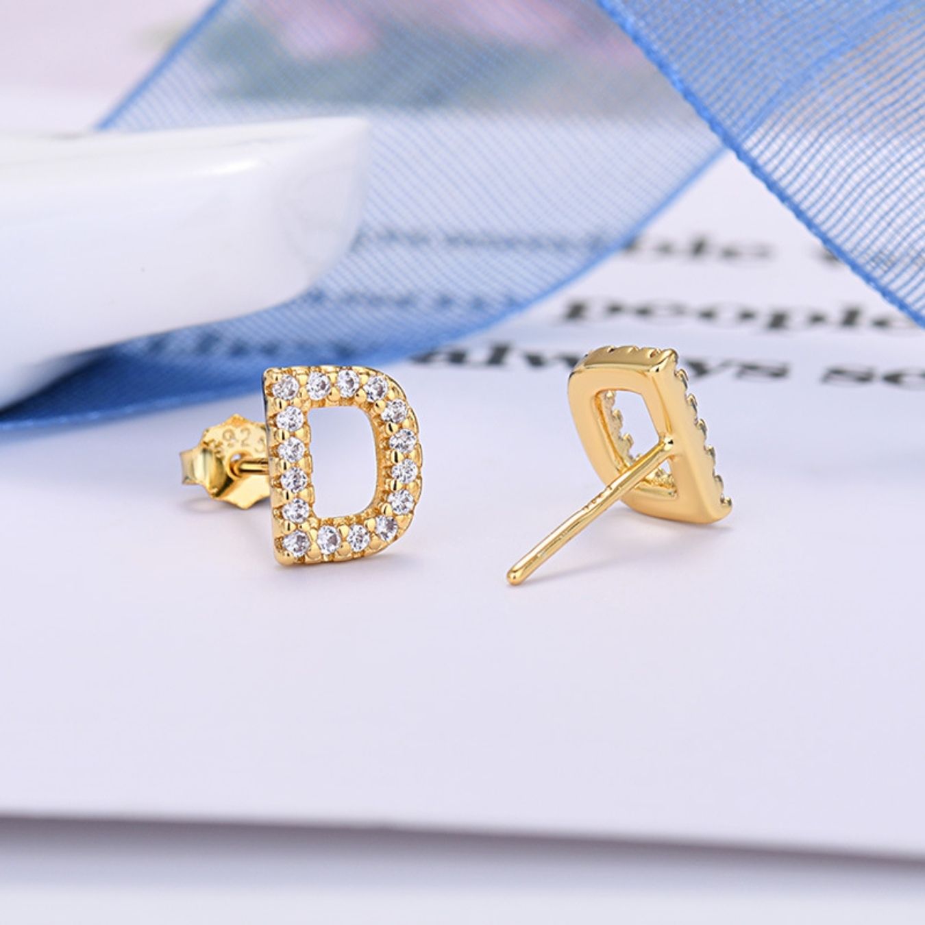 Initial Øreringe "Identity"