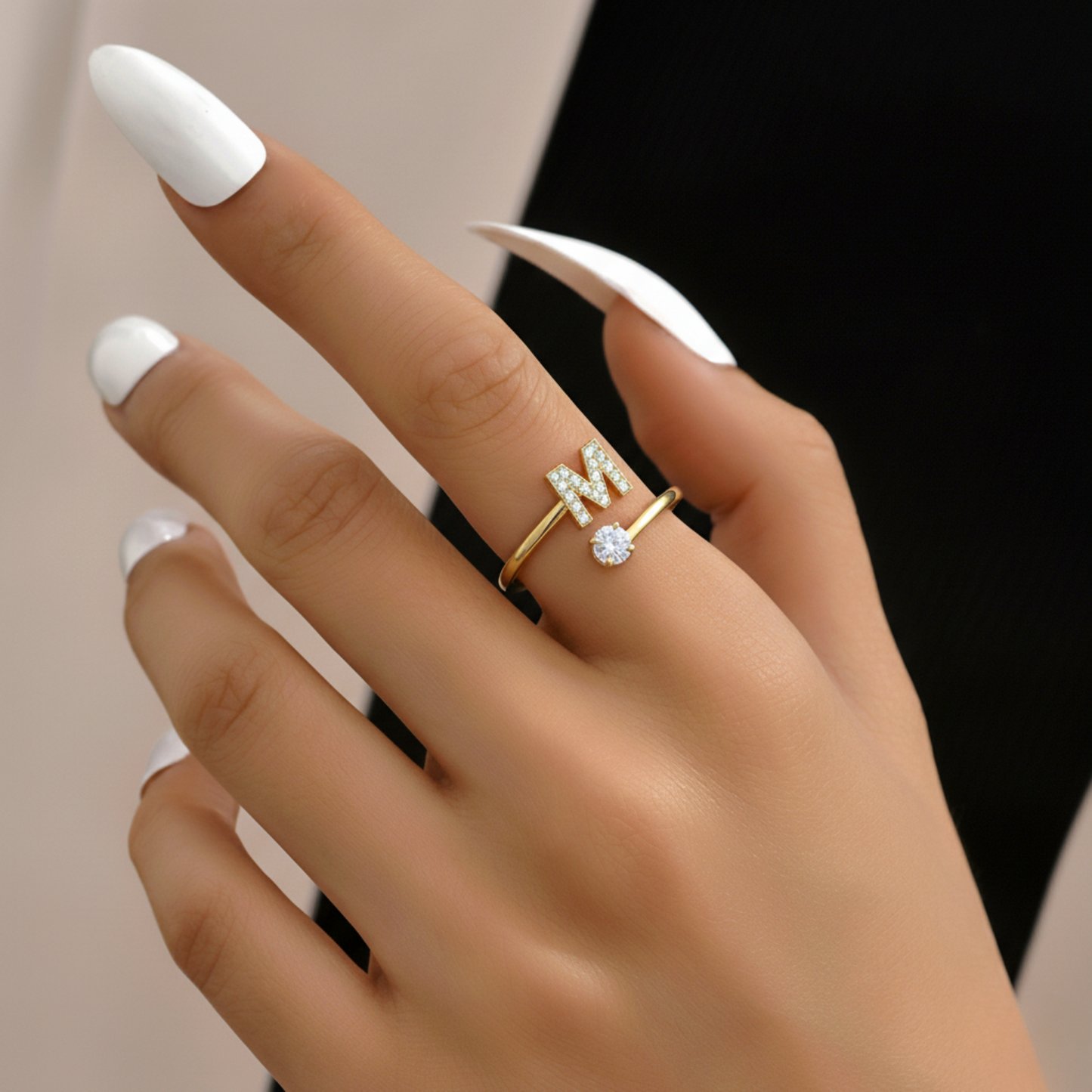 Justerbar Initial Ring "Classic" med kortbesked og gaveæske