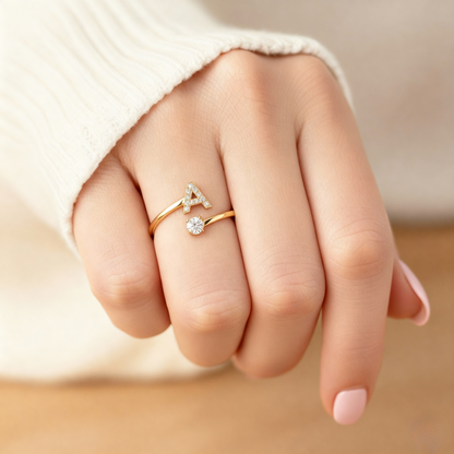 Justerbar Initial Ring "Classic" med kortbesked og gaveæske