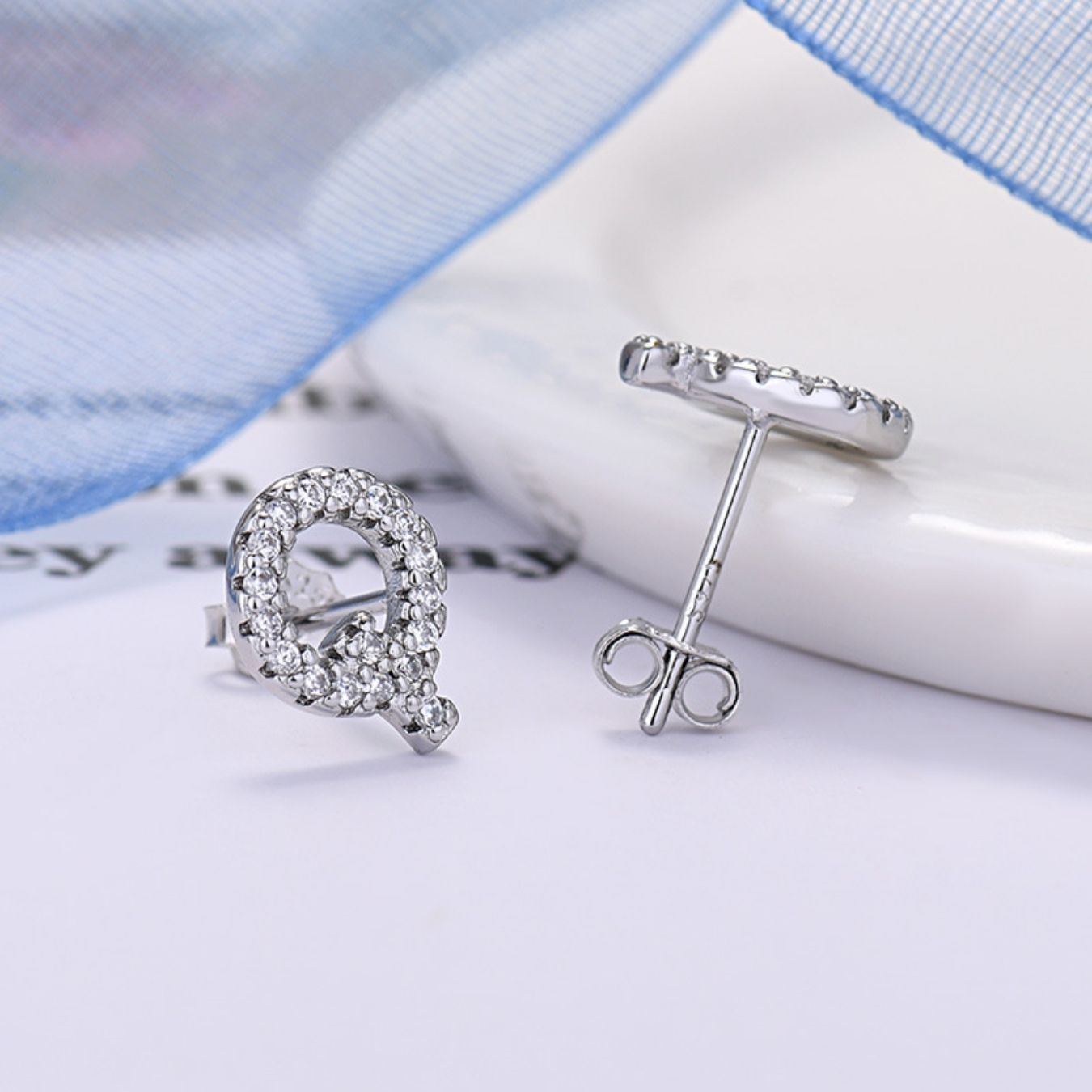 Initial Øreringe "Identity"