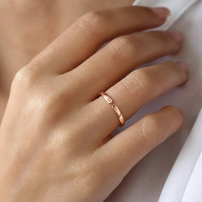 Justerbar Initial Ring "Whisper"