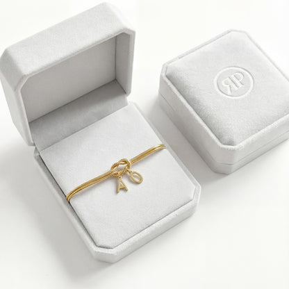 Dobbelt Initial Armbånd "Knot"