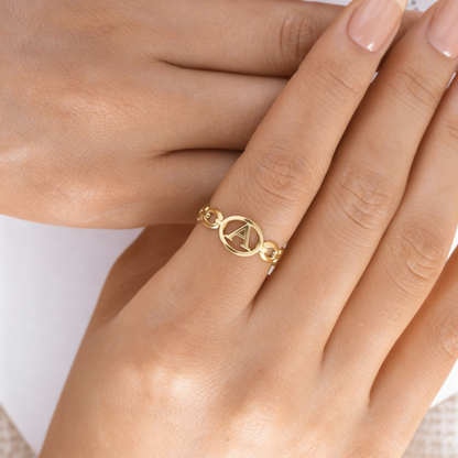 Justerbar Initial Ring "Embrace"
