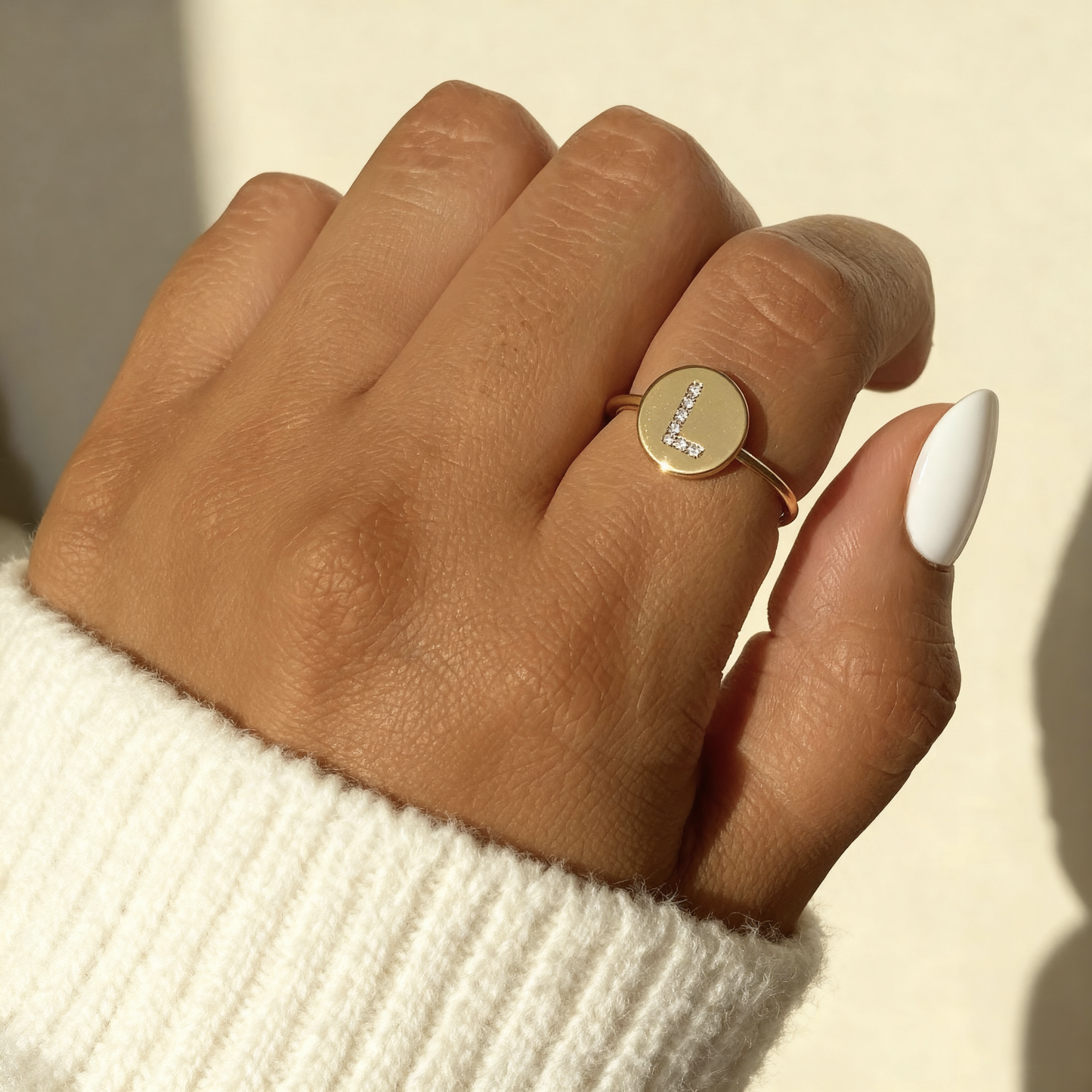 Justerbar Initial Ring "Gold Shine"
